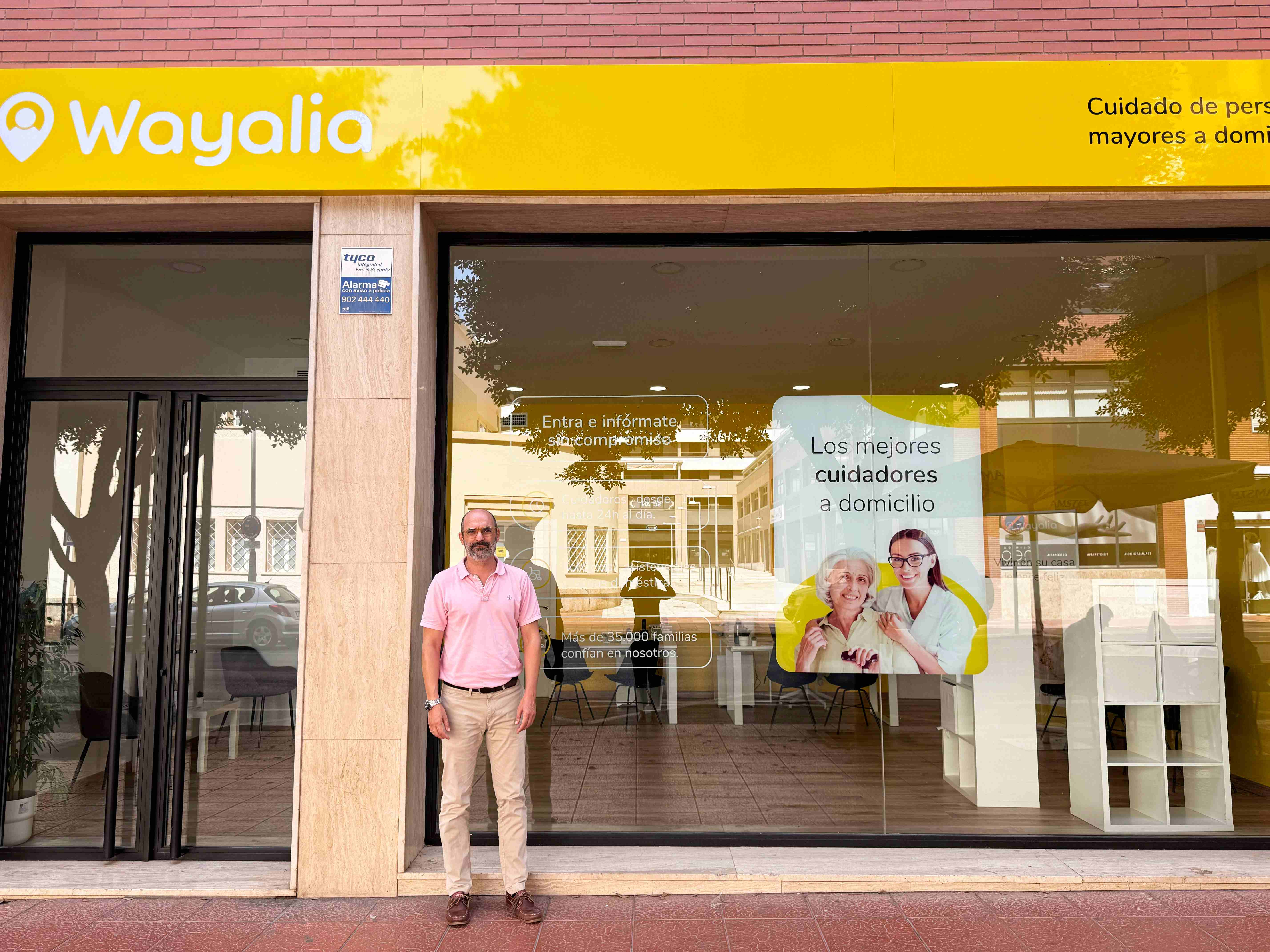 Wayalia abre en Almería