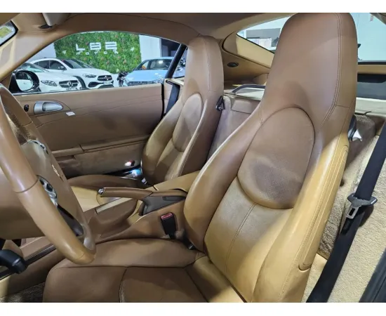 interior porshce beige